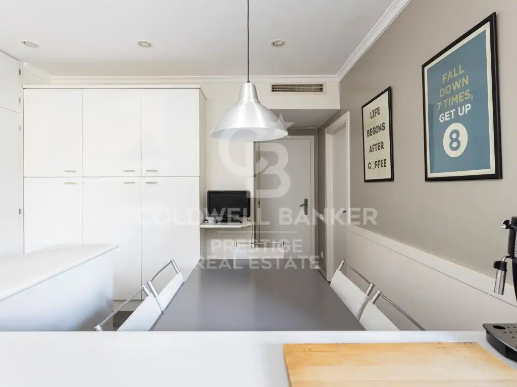 Comedor de Piso en venta en Barcelona con Jardín privado, Terraza y Piscina comunitaria