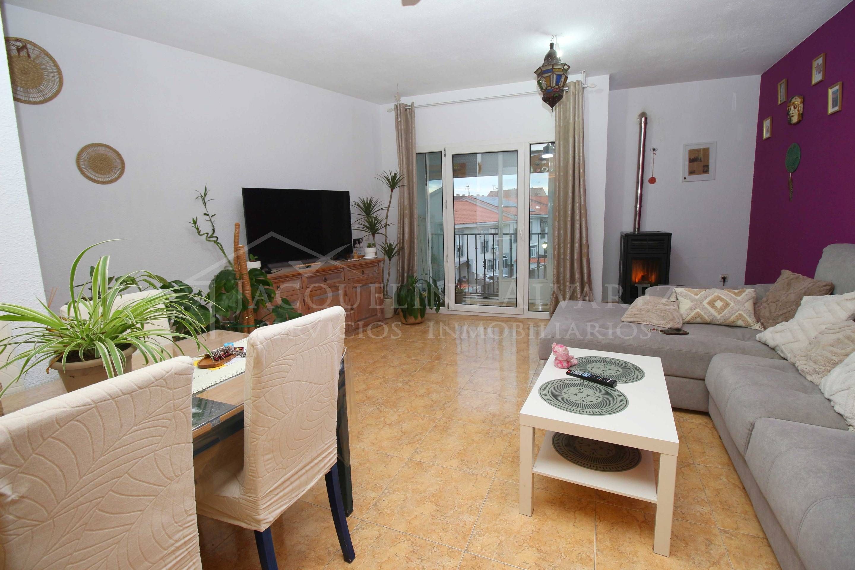 Living room of Flat for sale in El Viso de San Juan  with Heating, Terrace and Storage room