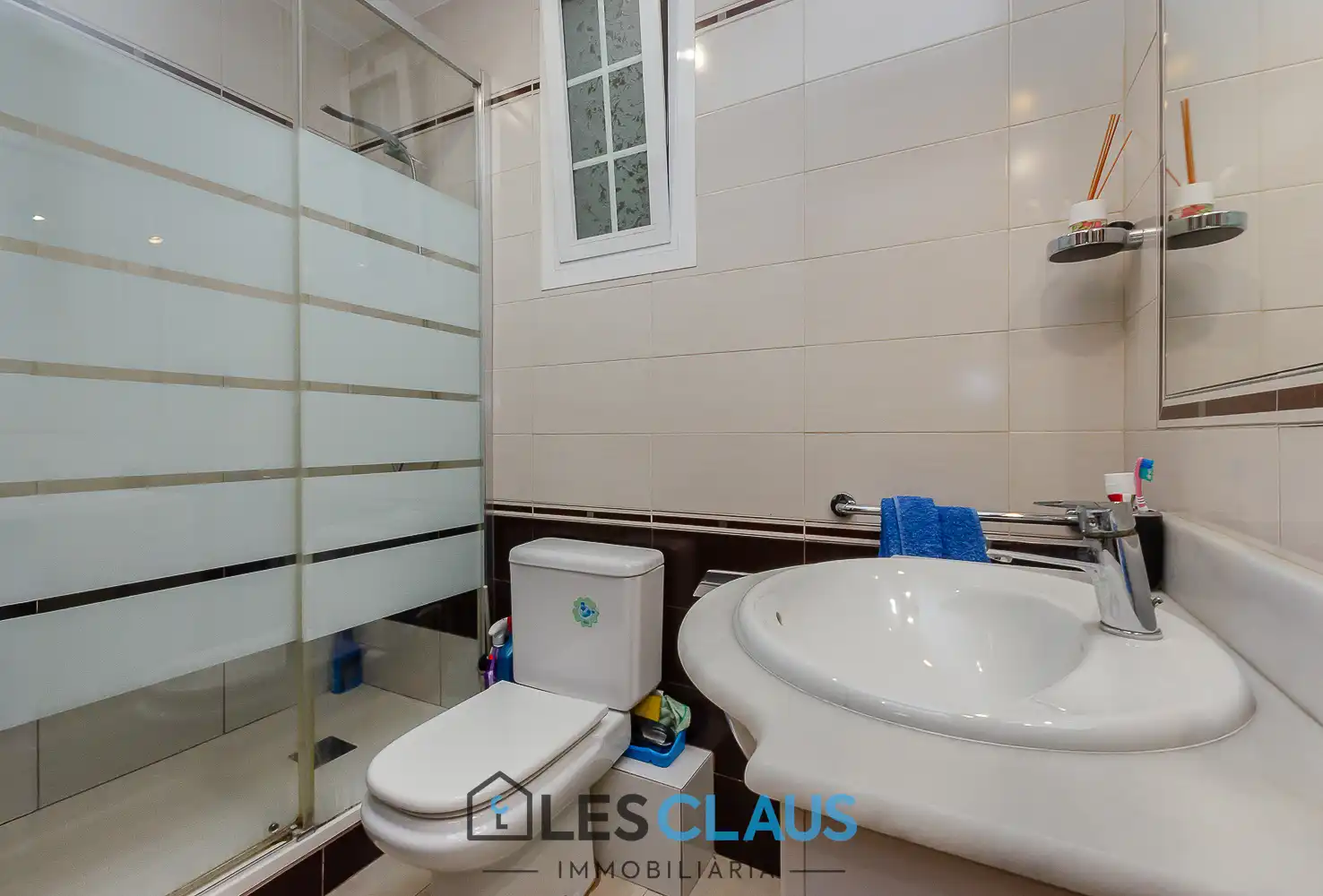 Bathroom of Flat for sale in Barcelona  with Air Conditioner and Balcony