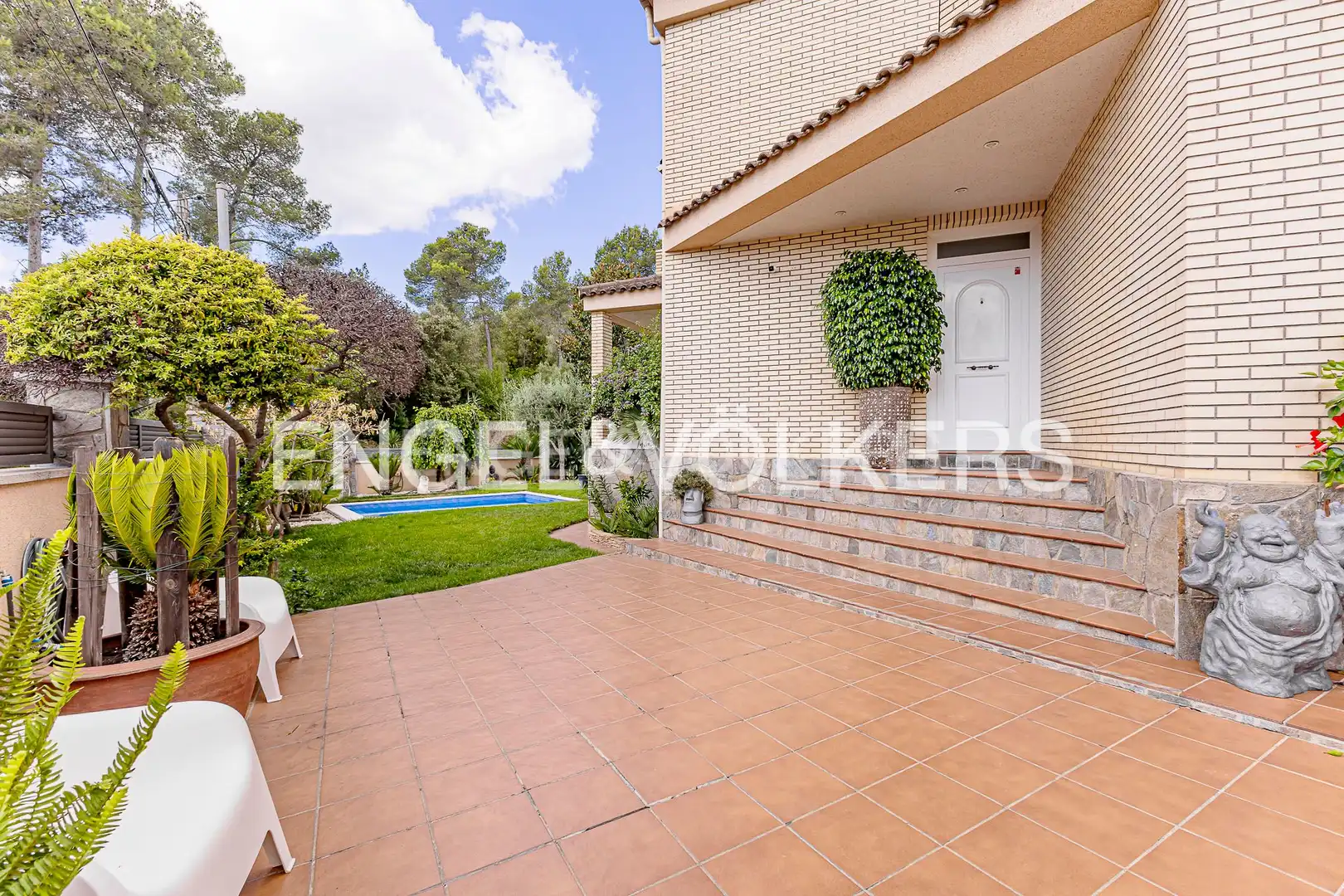 Exterior view of Houses for sale in Sant Vicenç Dels Horts  with Heating, Storage room and Swimming Pool