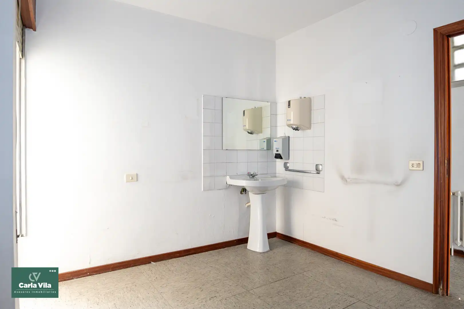 Baño de Piso en venta en Lugo con Calefacción, Terraza y Trastero