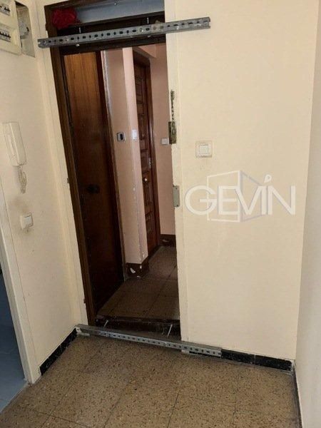 Piso en venta en Terrassa con Balcón