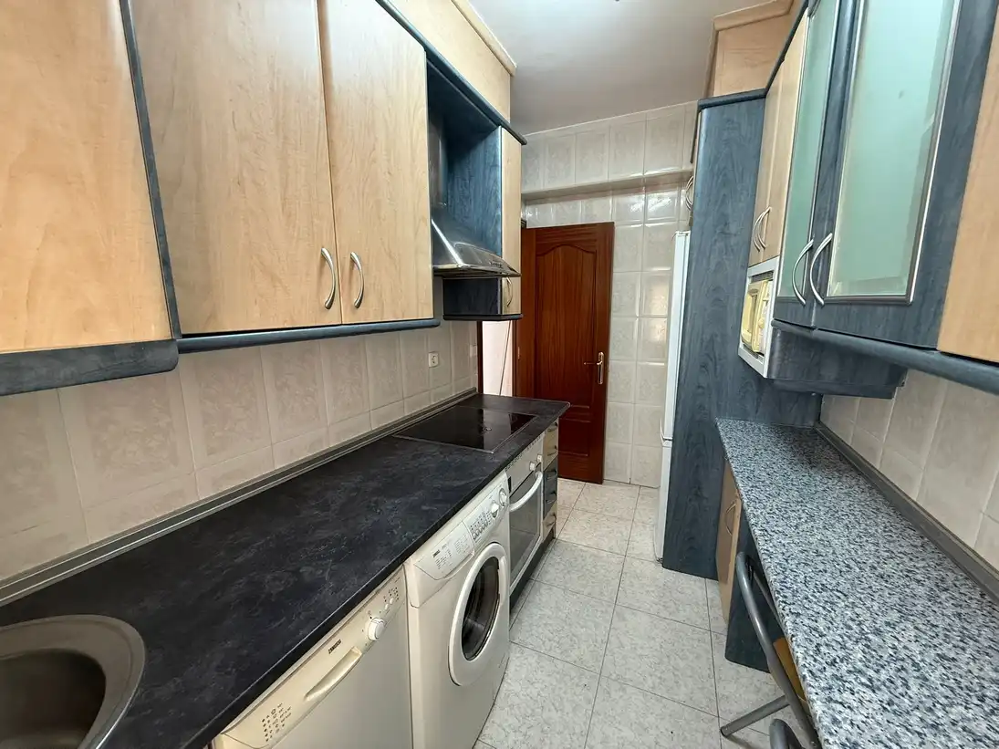 Kitchen of Flat for rent in Madrid  with Air Conditioner and Furnished