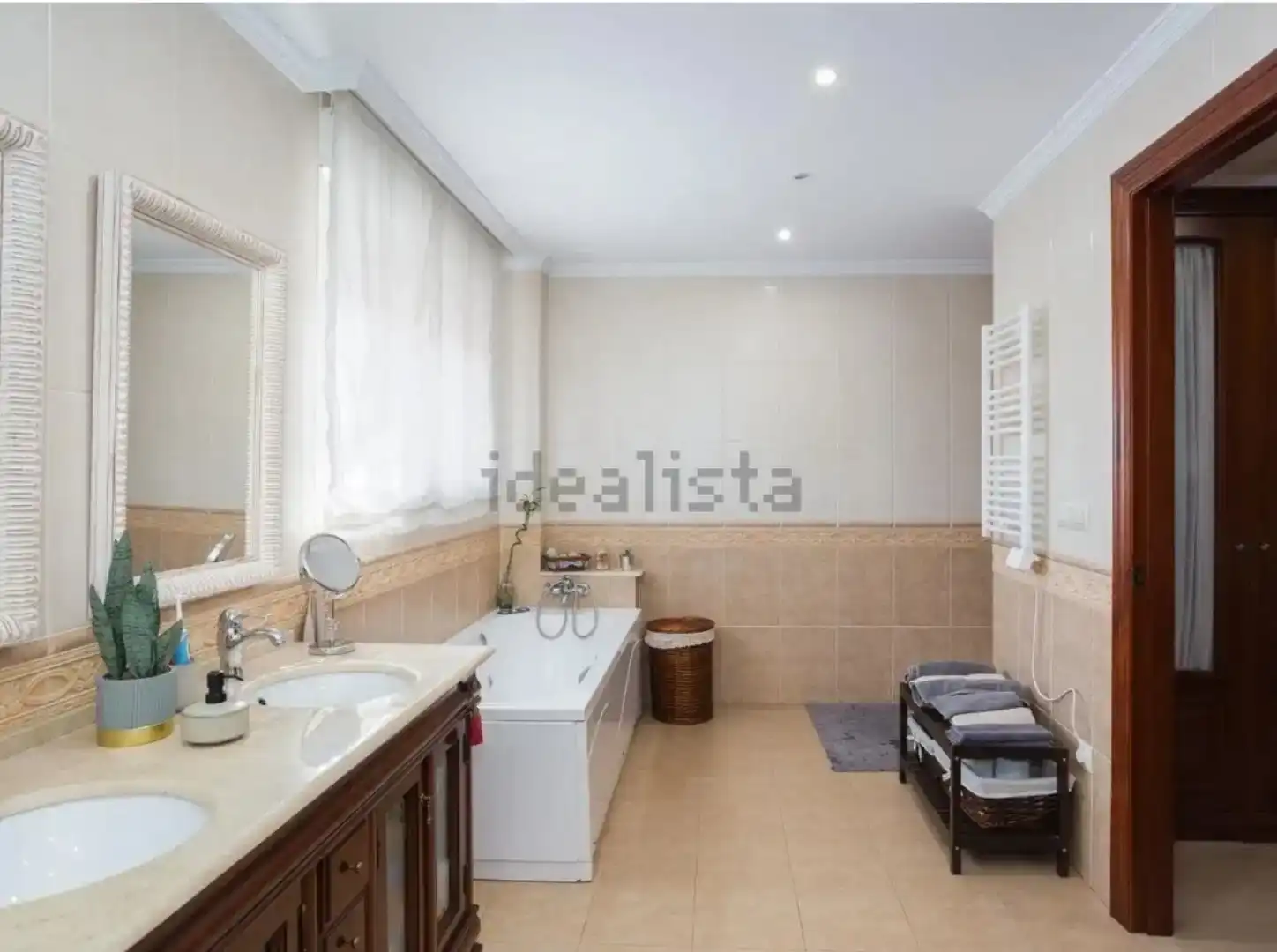 Baño de Piso en venta en Almoines con Aire acondicionado, Trastero y Amueblado