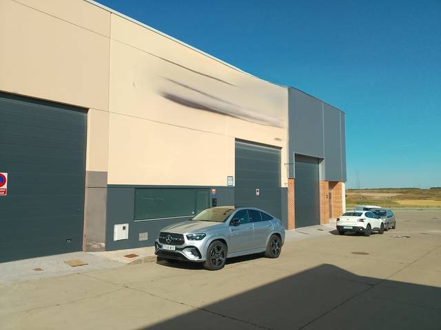 Nave industrial en Venta en Calle Guatemala, 56 en Villares de la Reina