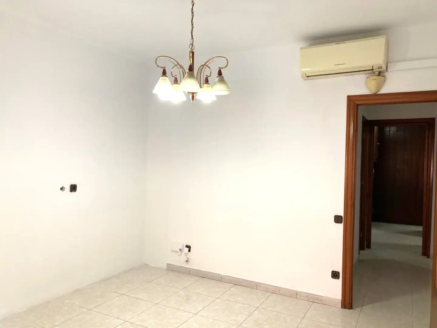 Habitación de Piso en venta en L'Hospitalet de Llobregat con Aire acondicionado y Calefacción