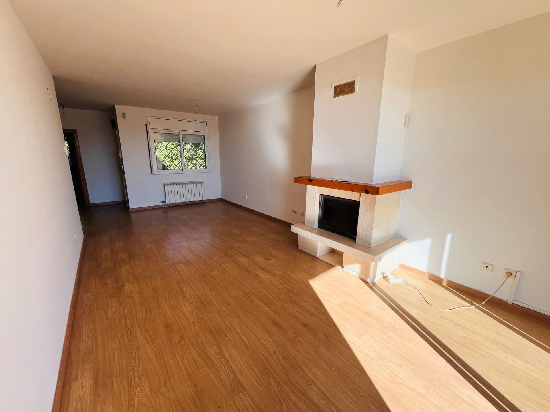 Sala d'estar de Casa adosada en venda en Sant Pol de Mar amb Aire condicionat, Calefacció i Jardí privat