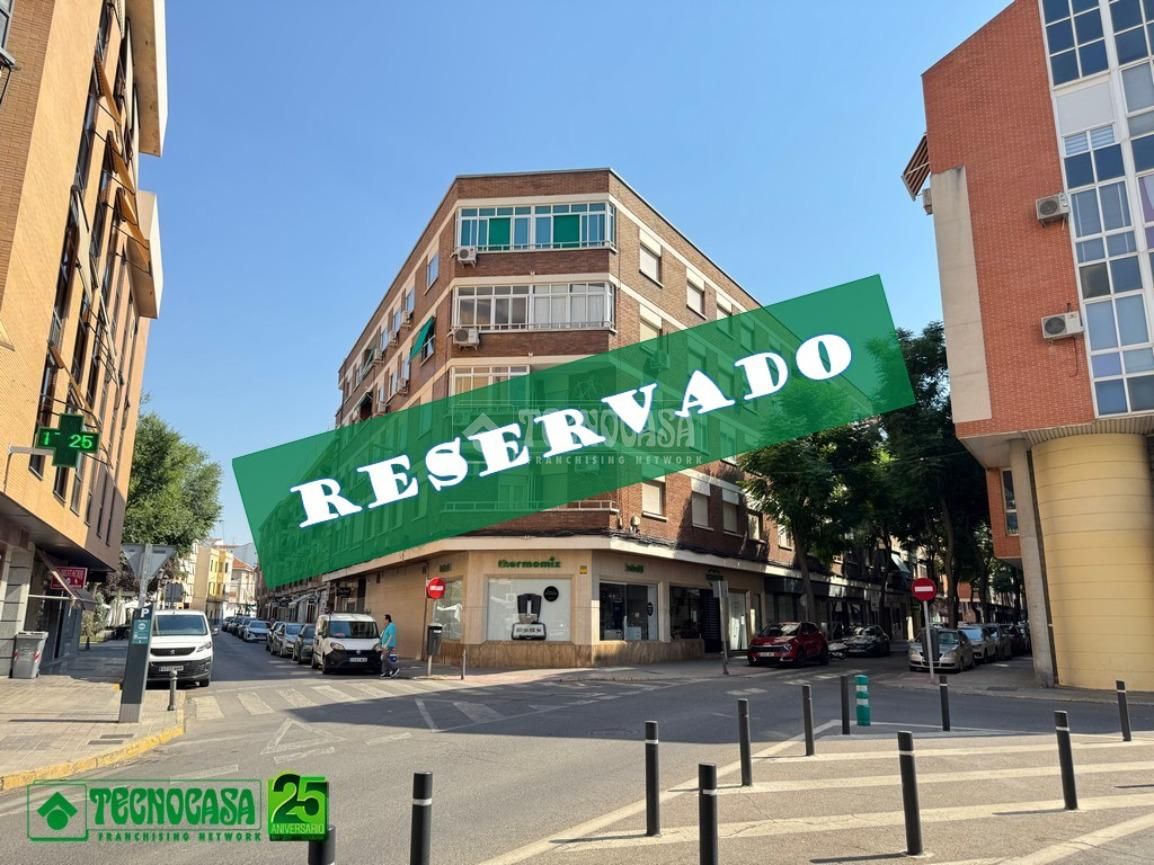 Piso en venta en C. del Lirio