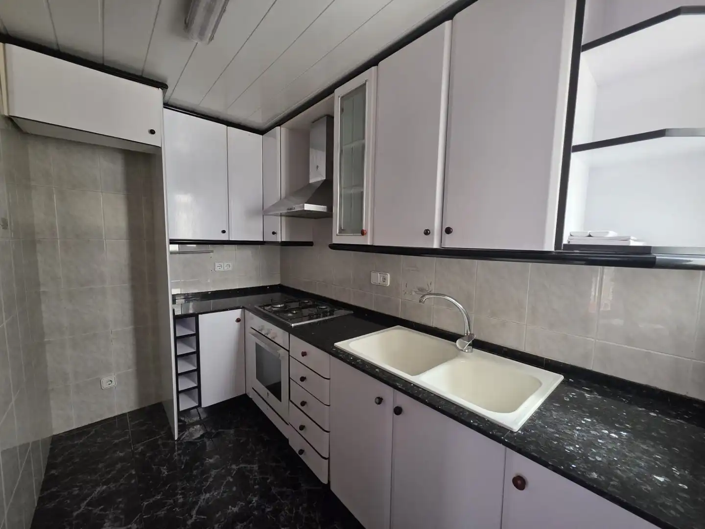 Küche von Wohnung zum Verkauf in Premià de Dalt mit Klimaanlage, Heizung und Terrasse