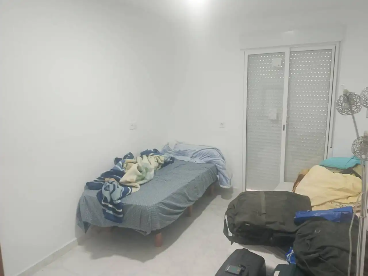 Habitación de Casa adosada en venta en Ador con Calefacción, Terraza y Amueblado