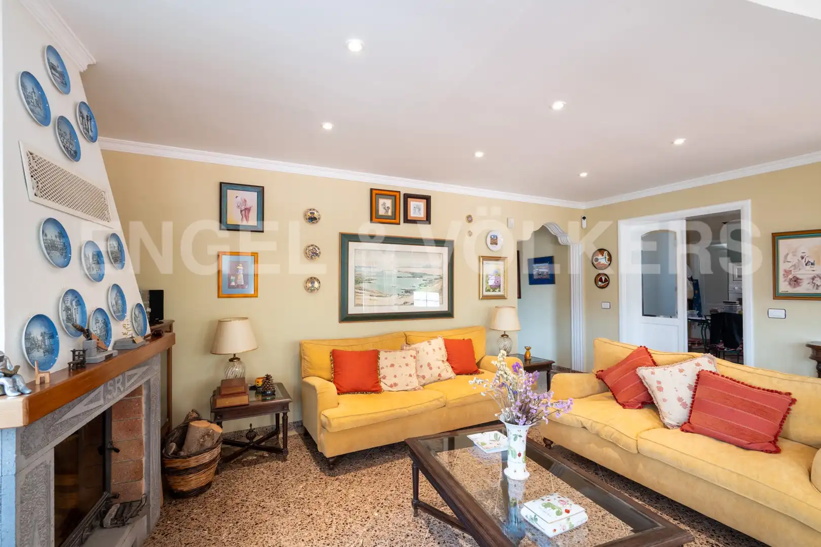 Sala d'estar de Casa o xalet en venda en Santa Brígida amb Calefacció, Jardí privat i Moblat