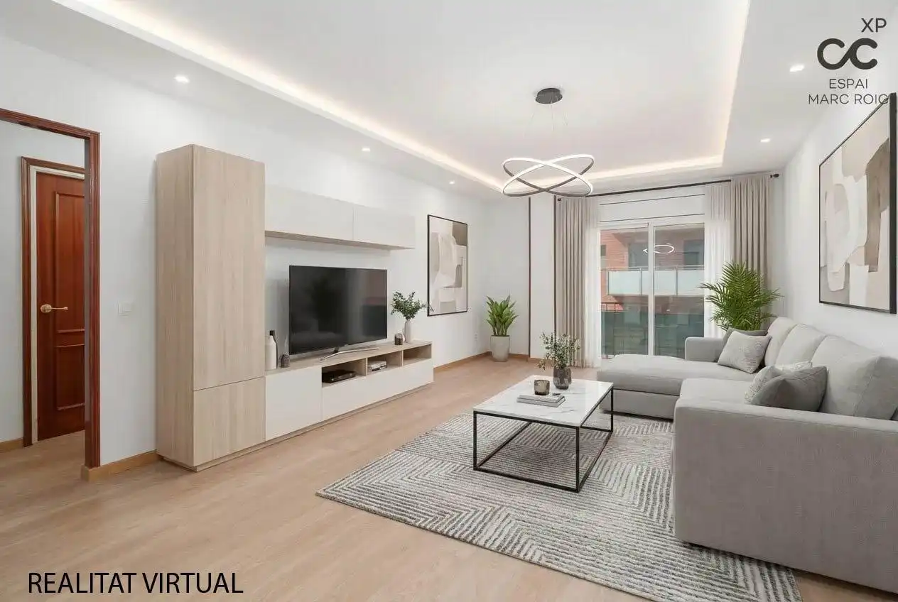 Living room of Flat for sale in Figueres  with Heating, Parquet flooring and Storage room