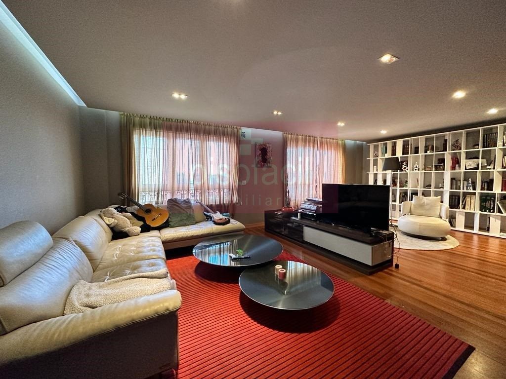 Sala d'estar de Dúplex en venda en Lugo Capital amb Terrassa