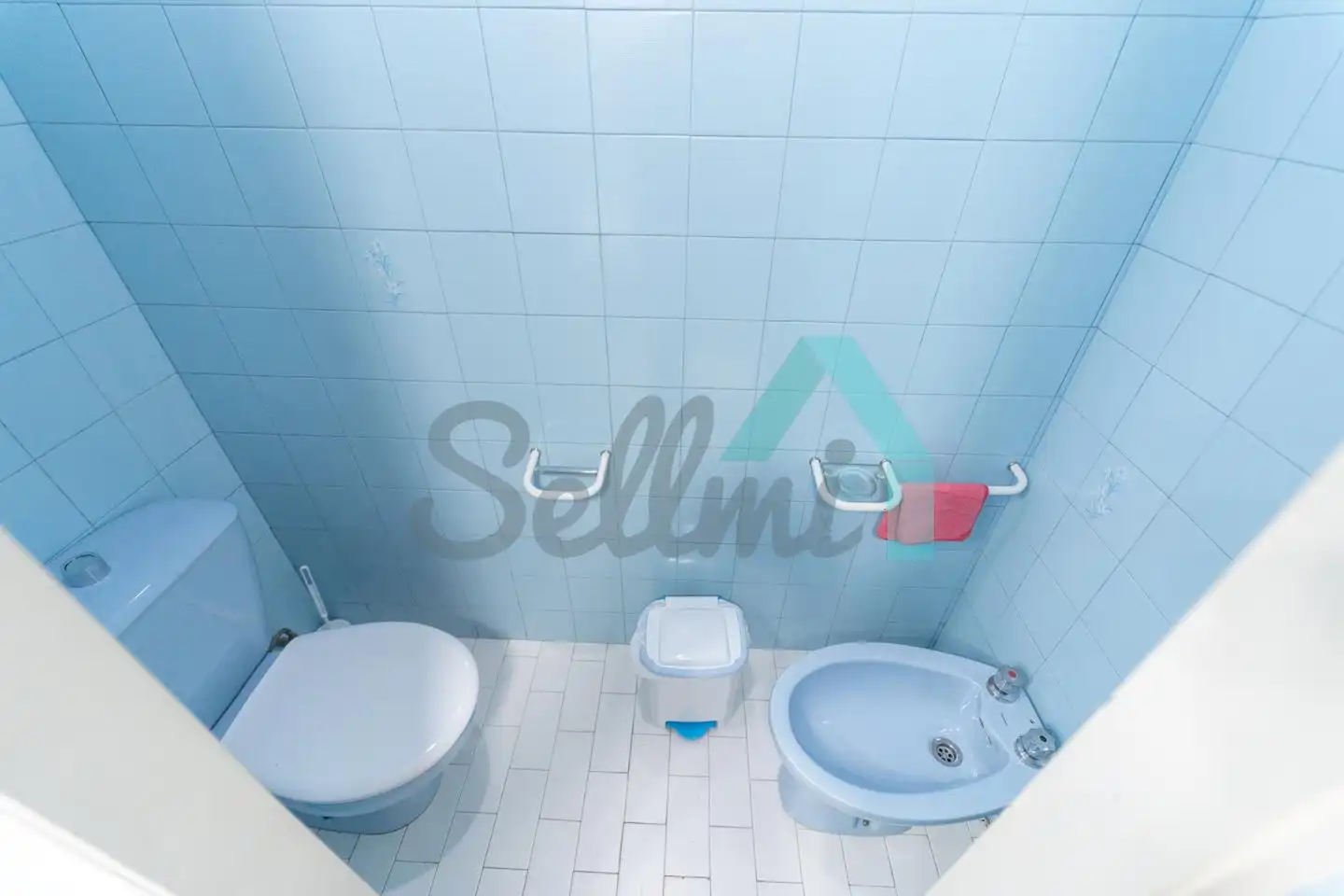 Bathroom of Flat for rent in Oviedo   with Heating, Parquet flooring and Terrace