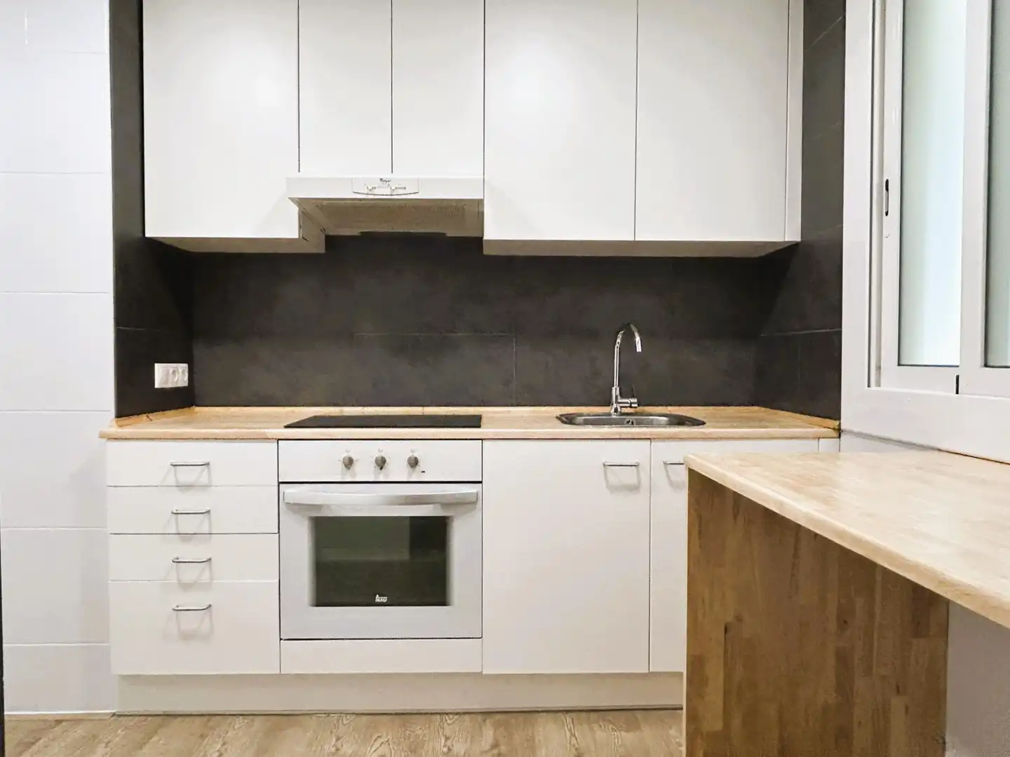Cocina de Piso en venta en Barcelona con Aire acondicionado