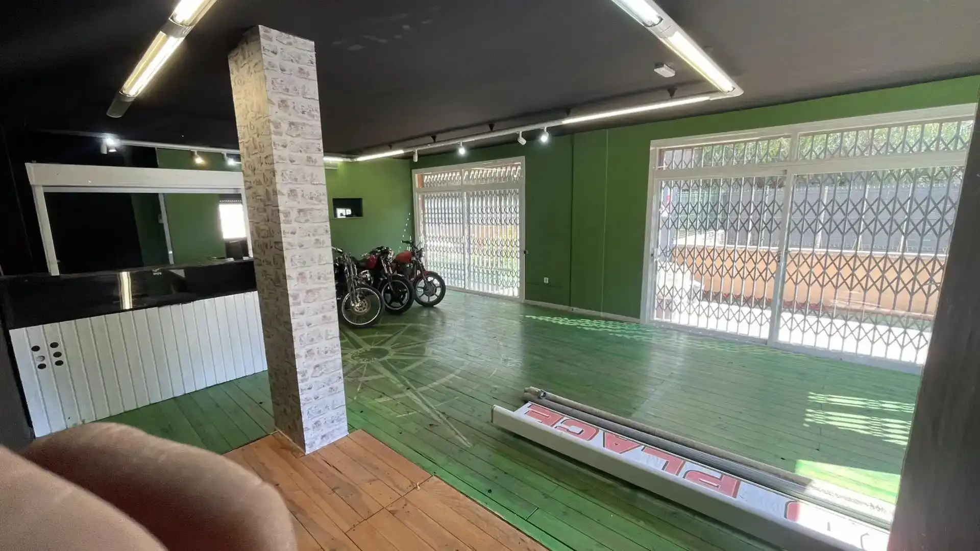 Local en venda en Vinyols i els Arcs amb Aire condicionat i Parquet