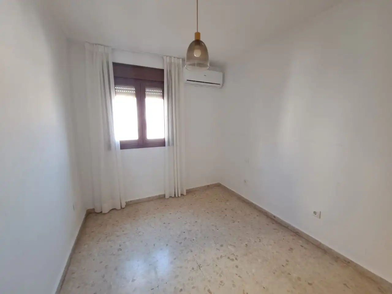 Schlafzimmer von Wohnung zur Miete in Málaga mit Klimaanlage, Terrasse und Möbliert