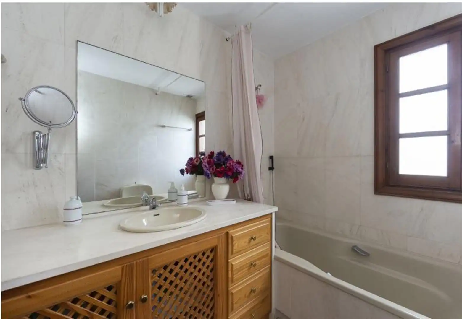 Bathroom of Detached homes for rent in Estepona  with Air Conditioner, Terrace and Swimming Pool