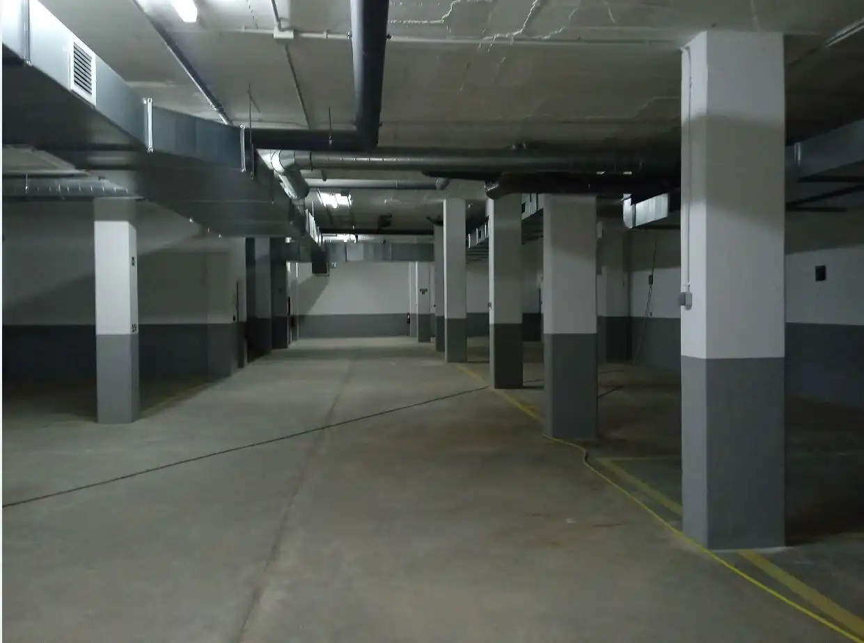 Parking for sale in C/ Betlem, imagen 2