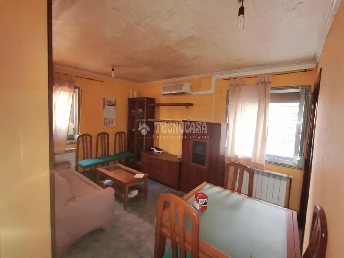 Living room of Flat for sale in  Zaragoza Capital  with Heating and Furnished