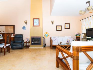 Villa avec balcon à vendre à Coloma