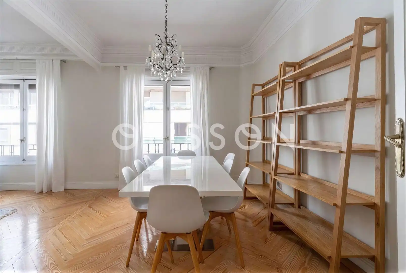 Comedor de Piso en venta en Madrid con Calefacción y Trastero