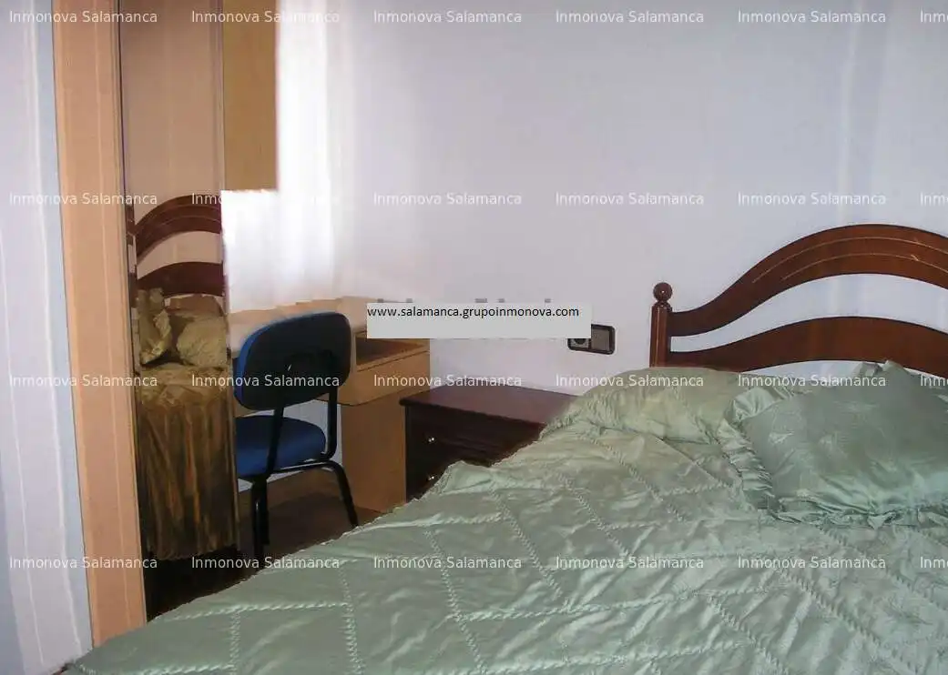 Bedroom of Flat for rent in Almendra  with Heating and Furnished