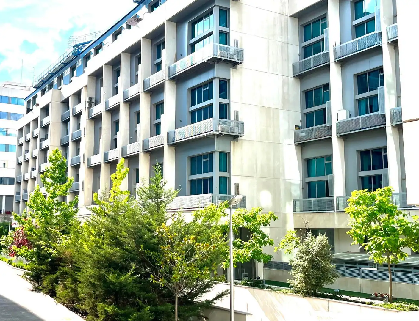Vista exterior de Oficina de lloguer en Madrid amb Aire condicionat, Calefacció i Terrassa