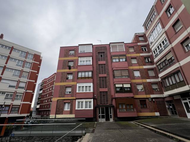 Piso en Venta en Santander - CL VALENTIN LAVIN CASALIS en Cuatro Caminos