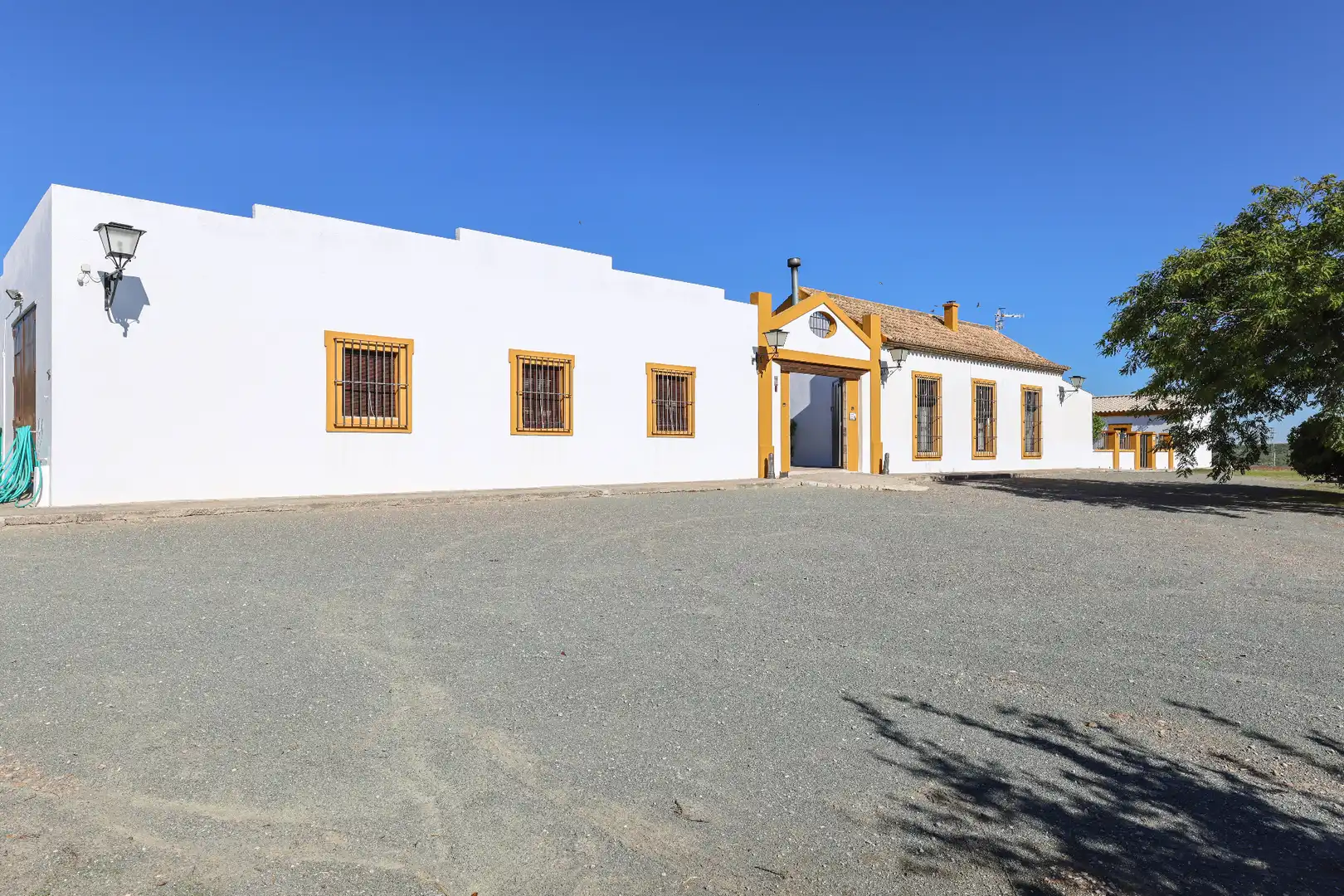 Exterior view of Houses for sale in Morón de la Frontera  with Air Conditioner, Private garden and Swimming Pool