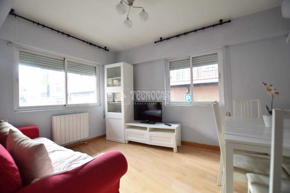 Bedroom of Flat for sale in  Madrid Capital  with Air Conditioner