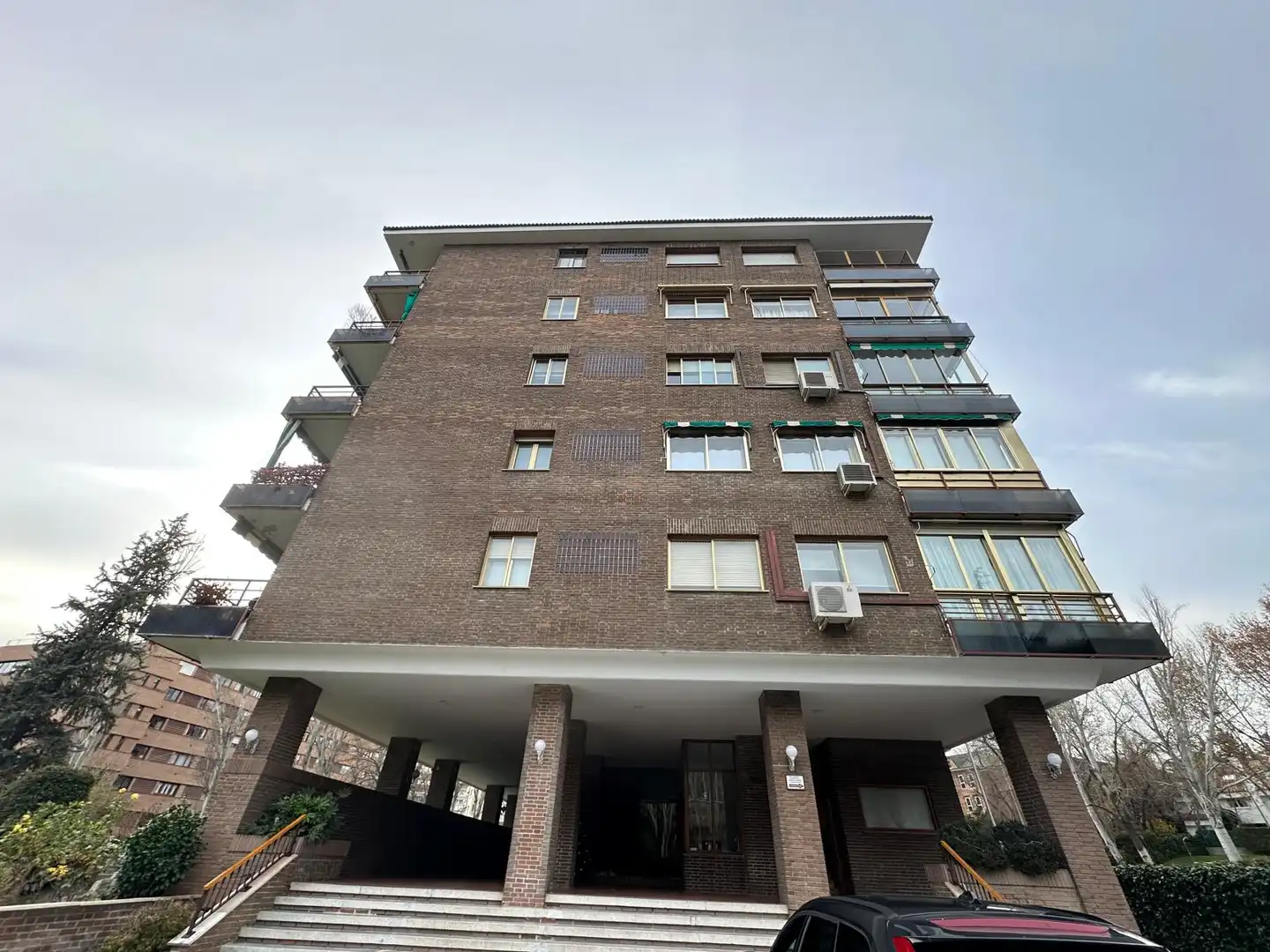Exterior view of Flat for sale in Madrid  with Parquet flooring, Terrace and Storage room