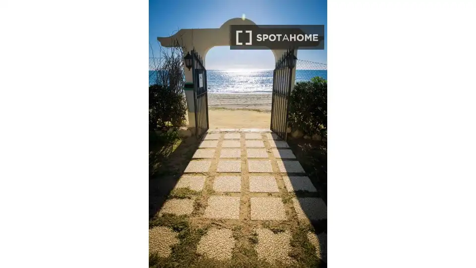 Vista exterior de Apartamento para compartir en Mijas con Aire acondicionado, Terraza y Amueblado