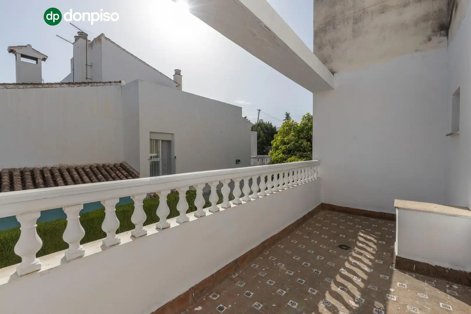 Terrasse von Einfamilien-Reihenhaus zum Verkauf in Granada mit Heizung, Terrasse und Abstellraum