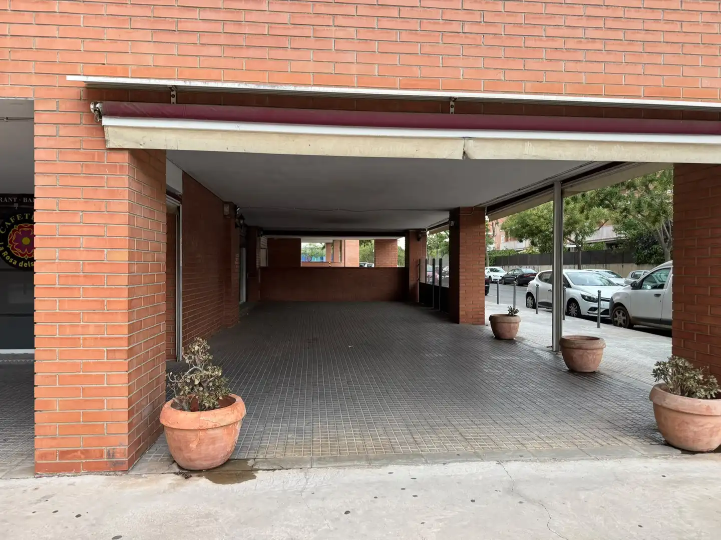 Local comercial en traspaso en de Teresa Pàmies i Bertran 6, imagen 3