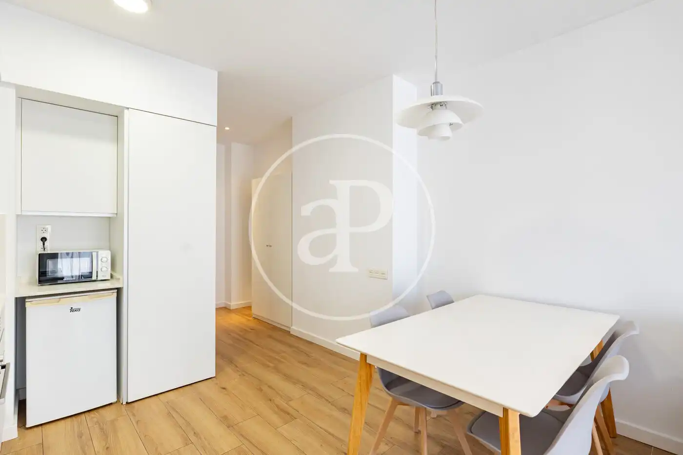 Flat for sale in Barcelona  with Air Conditioner, Heating and Community pool