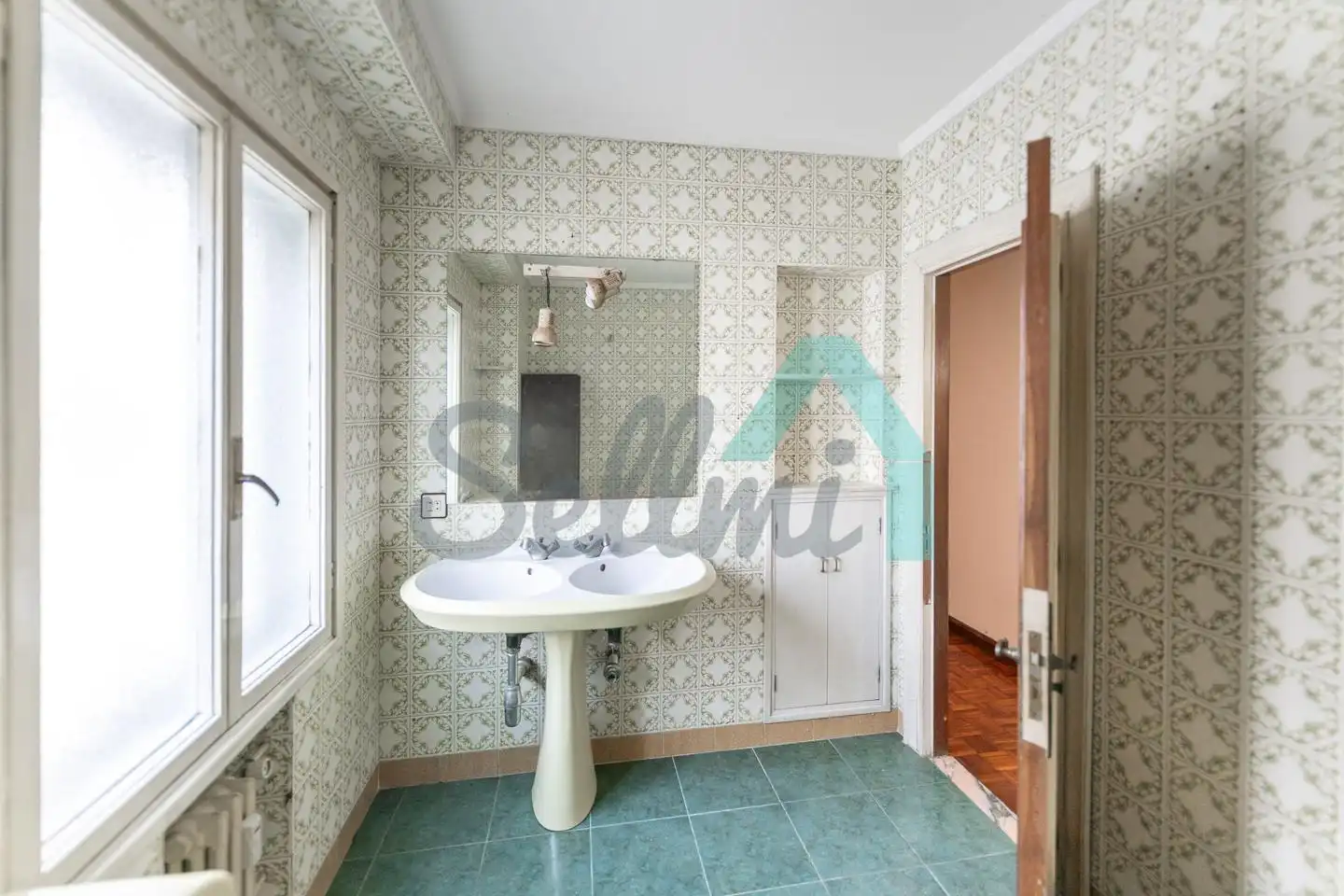 Bathroom of Flat for sale in Gijón   with Heating, Parquet flooring and Terrace