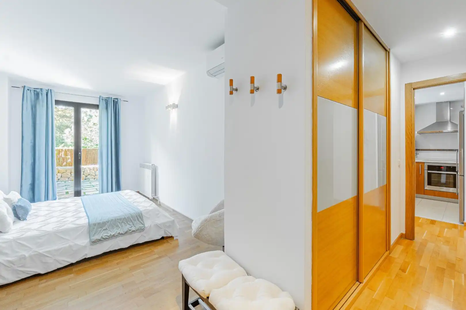 Schlafzimmer von Erdgeschoss zum Verkauf in  Palma de Mallorca mit Klimaanlage, Heizung und Privatgarten