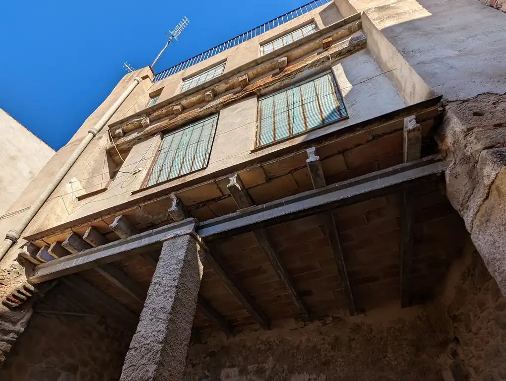 Vista exterior de Casa o xalet en venda en Horta de Sant Joan amb Jardí privat, Terrassa i Moblat