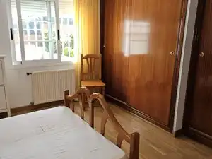 Habitación de Casa adosada en venta en Coslada con Aire acondicionado, Calefacción y Jardín privado