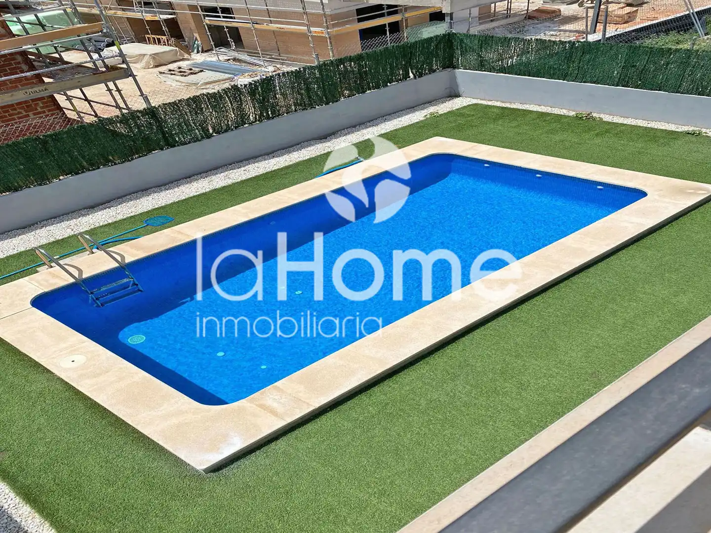 Schwimmbecken von Einfamilien-Reihenhaus zur Miete in Godella mit Klimaanlage, Terrasse und Schwimmbad