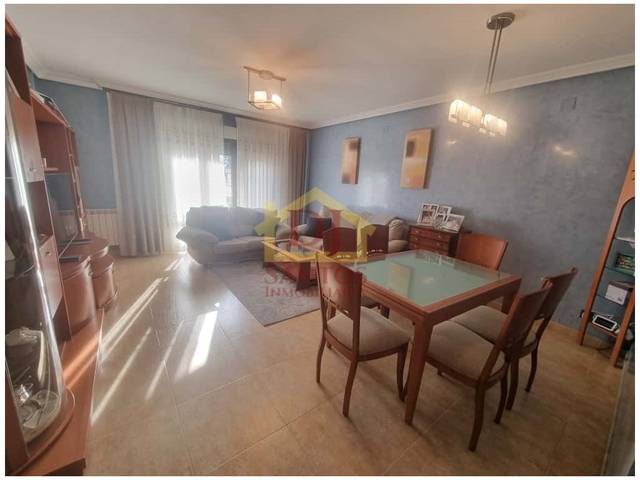 Casa-chalet en Venta en Calle Flor en Topas