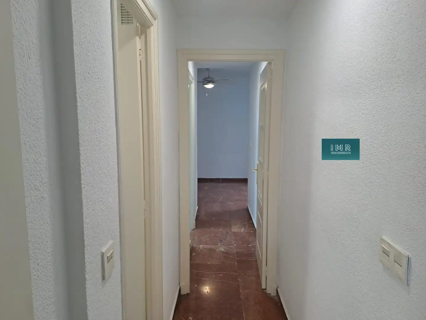 Flat for rent in Sevilla  with Air Conditioner and Storage room