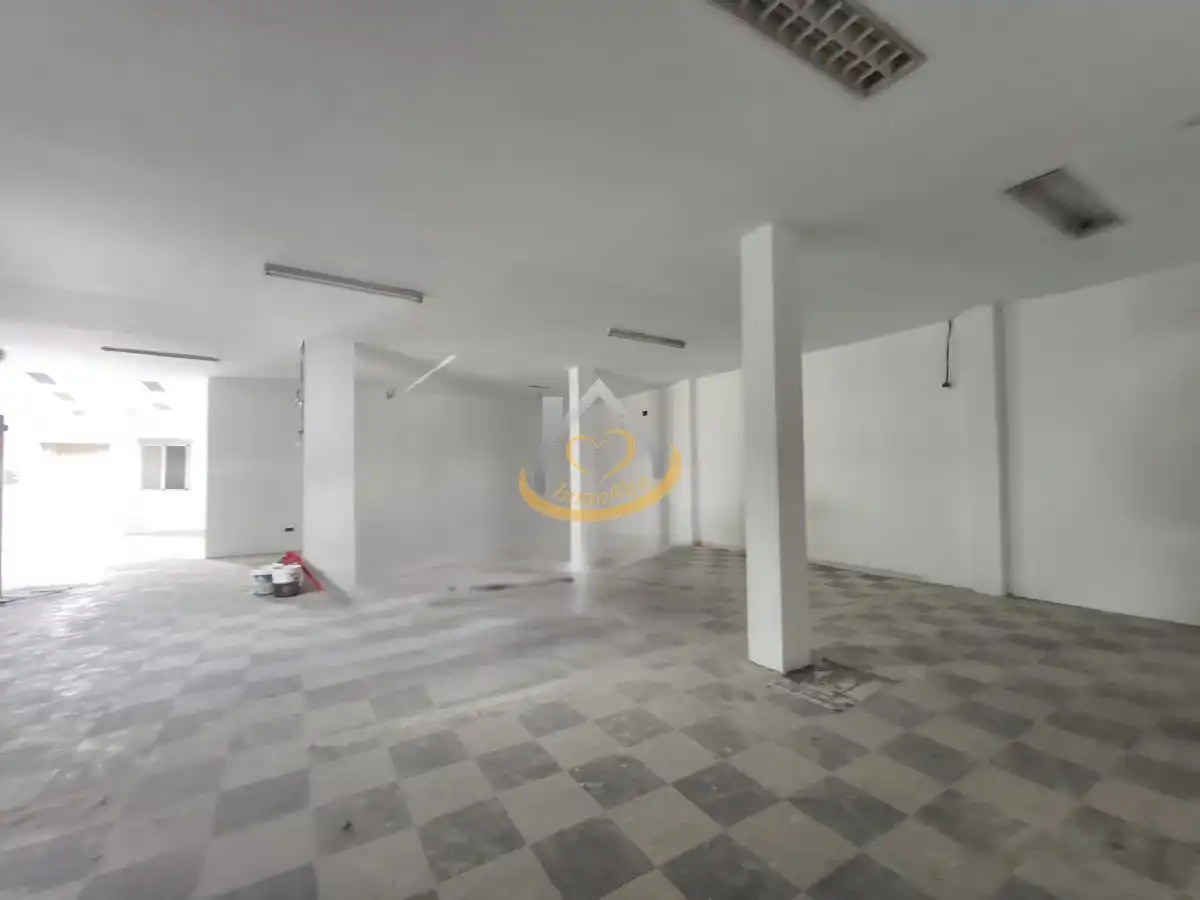 Local comercial en venta en Calle Faisán 9