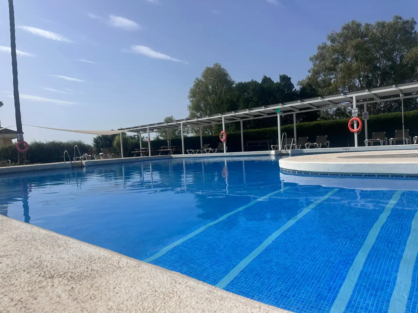 Piscina de Casa adosada en venta en Vélez-Málaga con Aire acondicionado, Calefacción y Terraza