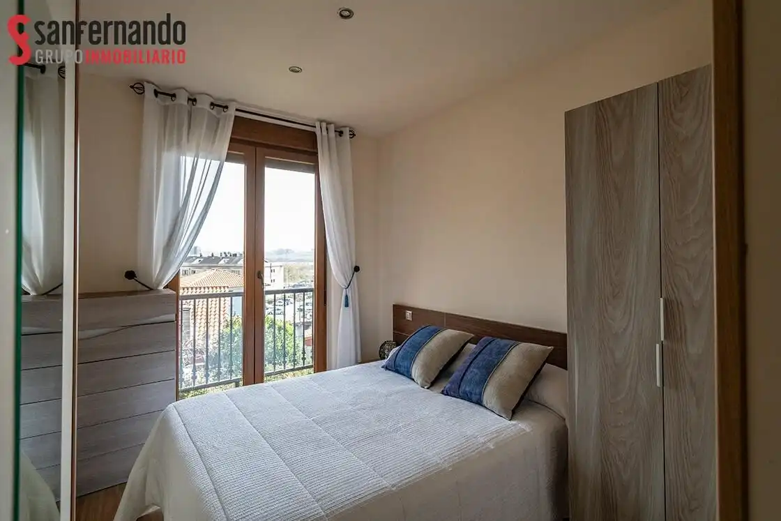 Habitación de Casa adosada en venta en Suances con Calefacción, Jardín privado y Terraza