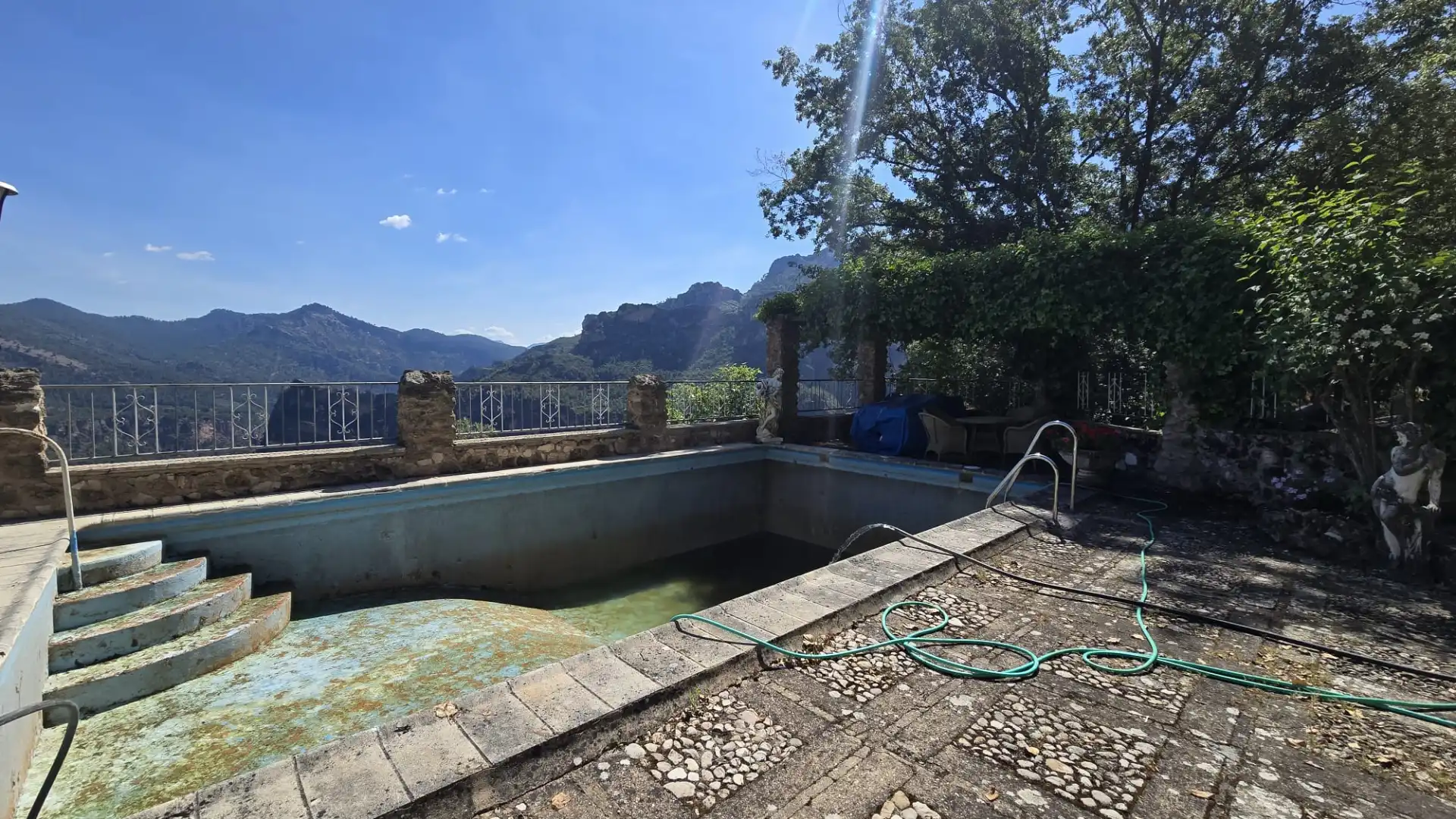 Piscina de Finca rústica en venta en Villanueva del Arzobispo con Calefacción, Trastero y Piscina