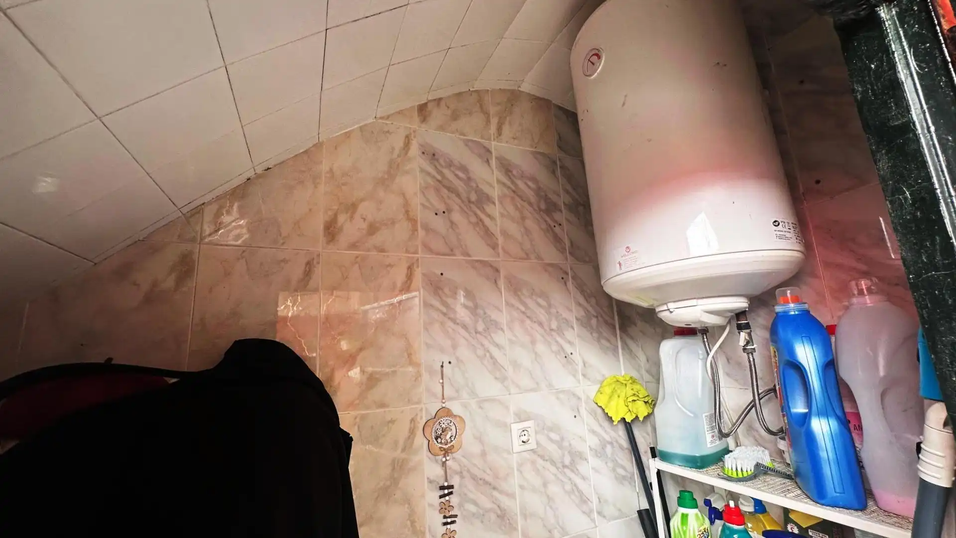 Bathroom of Houses for sale in Bormujos  with Air Conditioner, Terrace and Storage room