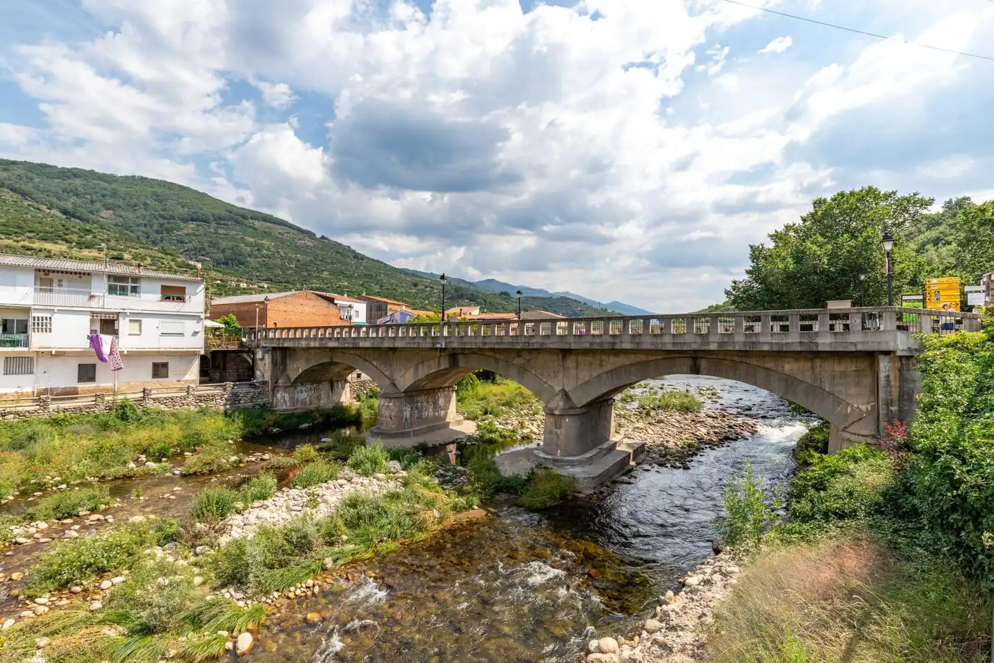 Vista exterior de Casa o xalet en venda en Navaconcejo amb Aire condicionat i Terrassa