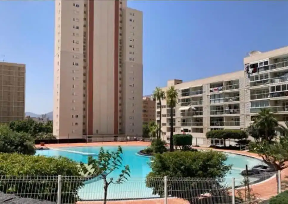 Wohnung mit Pool zum Verkauf in Calle LONDRES